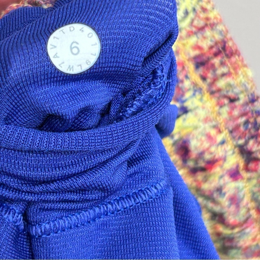Lululemon Hotty Hot Short 4"  SeaWheeze 2019 Woodland Sprint/Pigment Blue Size 6 - Picture 4 of 10